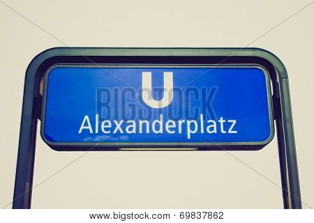 Retro Look U-bahn Sign