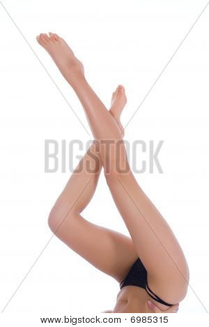 女性の足
