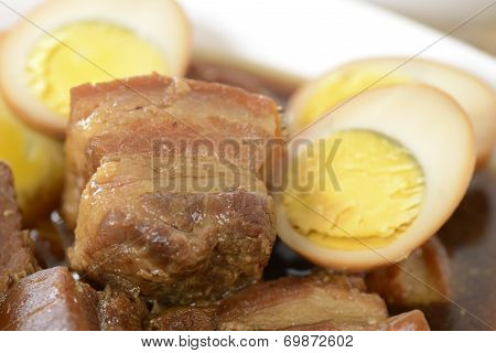 Thit Heo Kho Trung