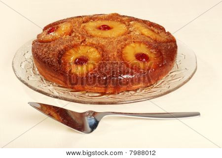 kek kiraz ile aşağı ters ananas