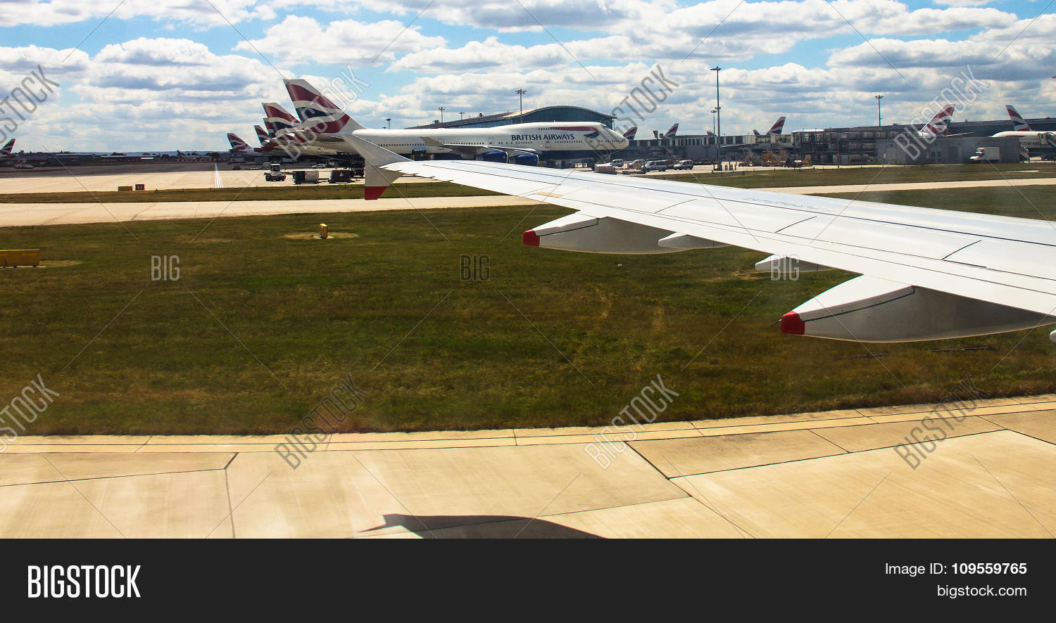Taxiing Aircraft Image & Photo (Free Trial) Bigstock