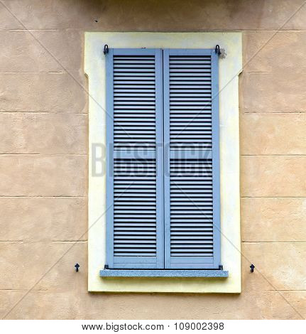 Grey Window Jerago Palaces    Wood Venetian Blind  The Concrete  Brick
