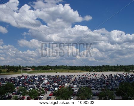 Skyline_Cars_Clouds
