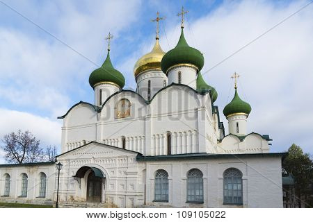 Transfiguration Cathedral in St. Euthymius monastery at Suzdal was built the 16th century. Golden Ri