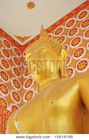Das Gold Buddha-Statue