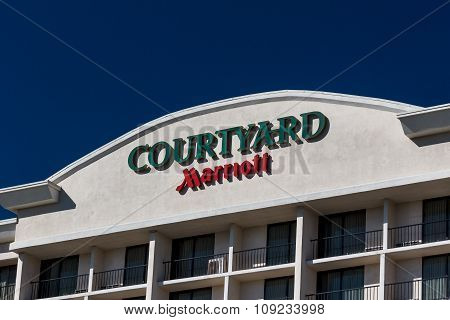 Courtyard By Marriot Motel Exterior And Logo
