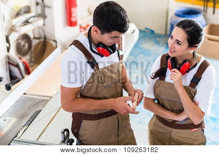 Cabinet maker marking board for cutting