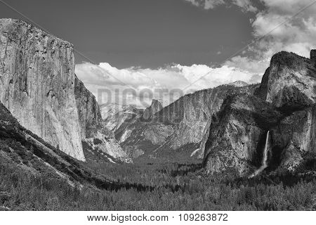 The Typical View Of The Yosemite Valley