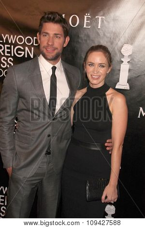 LOS ANGELES - AUG 13:  John Krasinski, Emily Blunt at the HFPA Hosts Annual Grants Banquet - Arrivals at the Beverly Wilshire Hotel on August 13, 2015 in Beverly Hills, CA