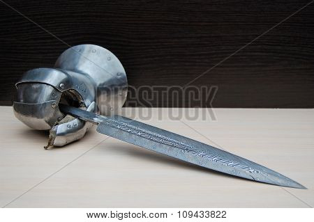 A damask knife in knight hand