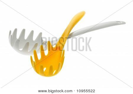 Plastik spagetti sunucuları