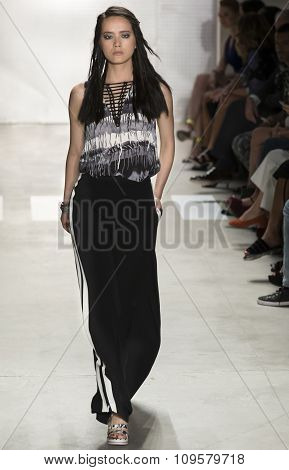 Nicole Miller - Spring 2016 Collection