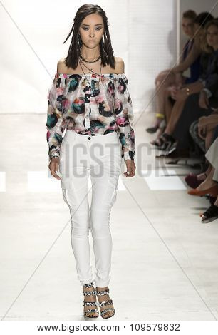 Nicole Miller - Spring 2016 Collection