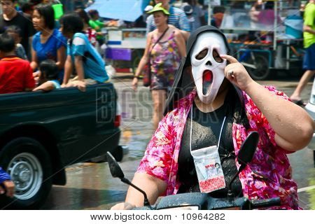 CHIANG MAI, Tayland - 13 Nisan: Kutlama, Tay Yeni yıl (Songkran su Festivali) 2010 yılında.