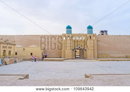 The Kunya-ark Gates