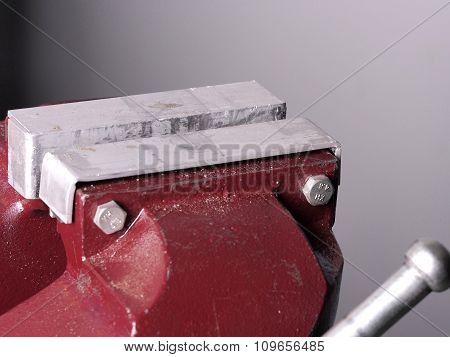 Industrial vice with soft metal grip p