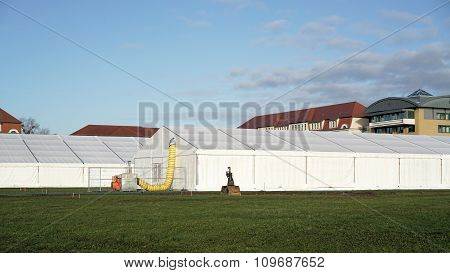 provisional refugee shelter