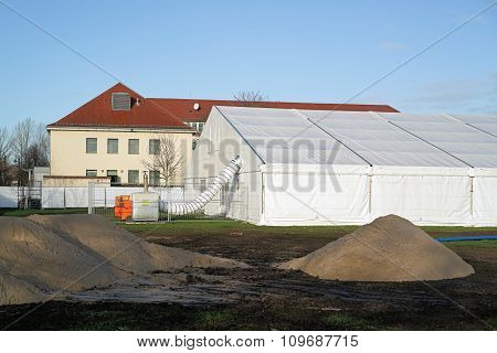 provisional refugee shelter