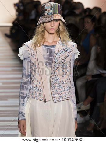 Bcbg Max Azria - Spring 2016 Collection