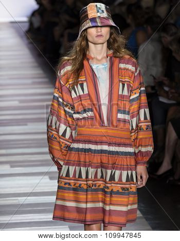 Bcbg Max Azria - Spring 2016 Collection