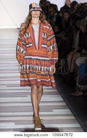 Bcbg Max Azria - Spring 2016 Collection