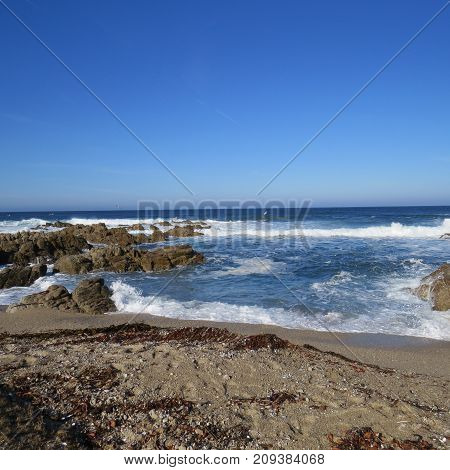 an image of the incoming tide taken at Asilomar State
Preserve in Pacific Grove, California.