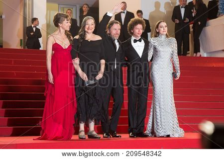 CANNES, FRANCE - MAY 22, 2015: Robin Bartlett, Sarah Sutherland, Michel Franco, Tim Roth, Nailea Norvind attends the 'Chronic