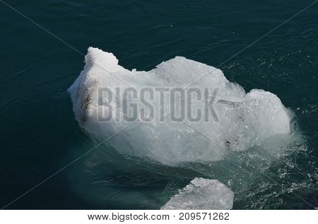 Beautiful Icelandic iceberg in the Jokulsarlon lagoon