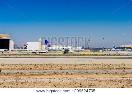 Los Angeles International Airport (lax)