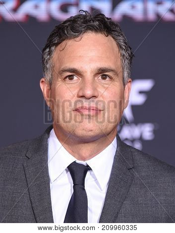 LOS ANGELES - OCT 10:  Mark Ruffalo arrives for the 