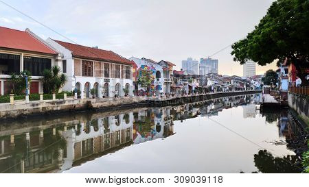 Melaka, Malaysia - 25 Jun, 2019: View Of River House And Riverwalk With Sunrise In Malacca Malaysia.