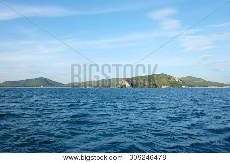 Samaesarn Island In Daytime View And Blue Sky,chong Samaesarn Is A Popular Tourist Destination Thail