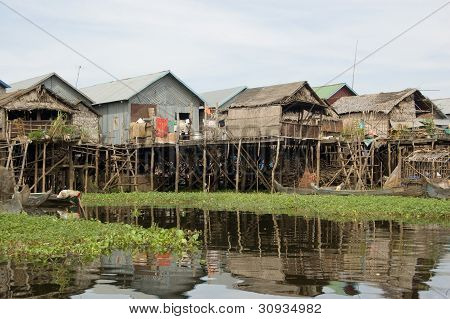 Kampong Phluk pływających wieś, Tonle Sap w Kambodży