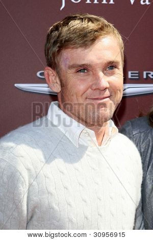 WEST HOLLYWOOD, CA - 11 de MAR: Ricky Schroder en el 9 John Varvatos Stuart House beneficio anual en 