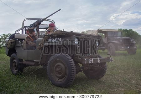 Kiev, Ukraine - May 09, 2018: Mens And A Boy In The Form Of American Soldiers And An American Army J