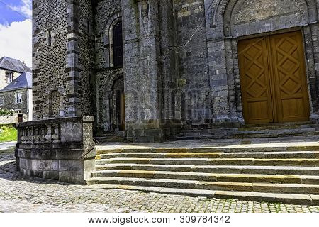 Le Mans, Maine, France - May 28: Cathedral Of Saint Julian (cathedrale St-julien Du Mans) On 28 May 