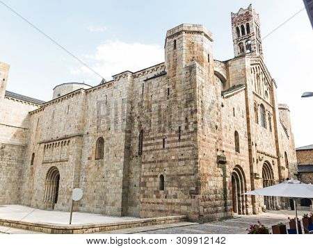 The Cathedral Of Santa María De Urgel Is Romanesque In Style And Dates Back To The 12th Century. Seo