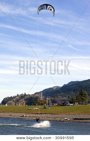 Wind Surfer cavalcando il vento, Hood River o.