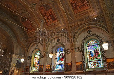 Montreal - Aug. 4, 2011: Notre-dame-de-bon-secours Chapel, Montreal, Quebec, Canada. It Is One Of Th