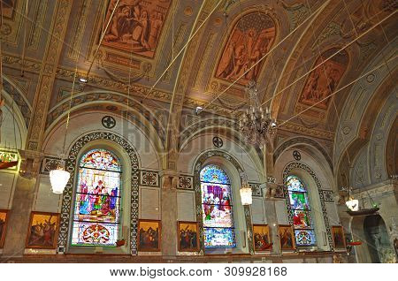 Montreal - Aug. 4, 2011: Notre-dame-de-bon-secours Chapel, Montreal, Quebec, Canada. It Is One Of Th