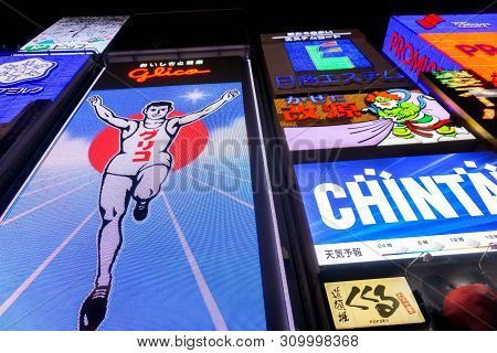 Osaka, Japan-january 17, 2019 : Look Up View Colorful And Eye-catching Advertising Lights Billboards