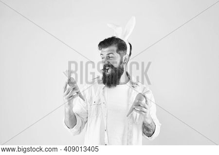 Easter Fast. Easter Rabbit Man Hold Carrots. Happy Hipster Enjoy Vegetarian Food. Vegetarian Diet. V