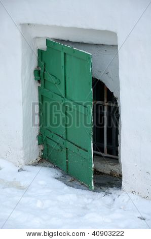 Sklepní okno ve středověkém klášteře