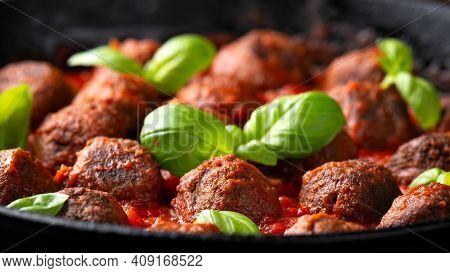 Vegetarian Spaghetti With Meat Free, Vegan Meatballs In Rich Tomato Sauce In Iron Cast Pan