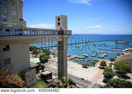 Salvador, Bahia, Brazil - December 28, 2020: View Of The Lacerda Elevator, A Monument That Links Cid