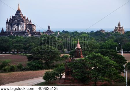 View Landscape Ruins Cityscape World Heritage Site With Over 2000 Pagodas And Htilominlo Temples Loo