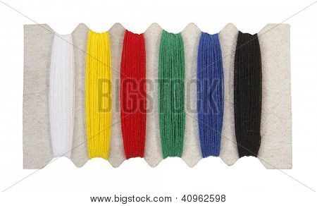 Carretes de hilo colorido