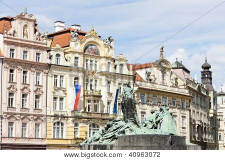 Jan Hus อนุสาวรีย์ที่จัตุรัสเมืองเก่า ปราก สาธารณรัฐเช็ก