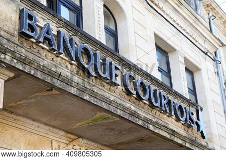 Bordeaux , Aquitaine France - 02 20 2021 : Banque Courtois Logo Text Sign Main Office Of French Bank