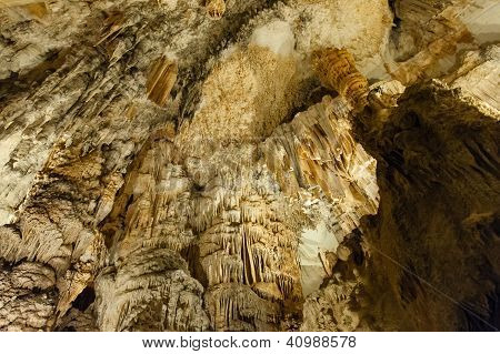Grotte Des Demoiselles